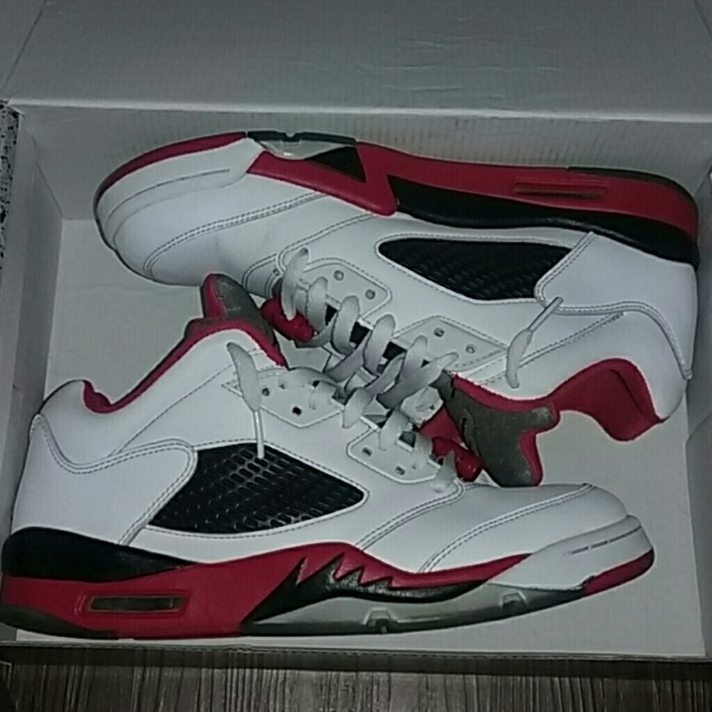 Air Jordan Retro 5 "Fire Red" Lows